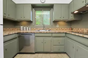29 Maplewood Way, Pleasantville, NY 10570 - Photo 15