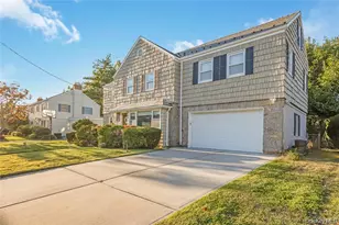 15 Combes Ave, Rockville Centre, NY 11570 - Photo 3