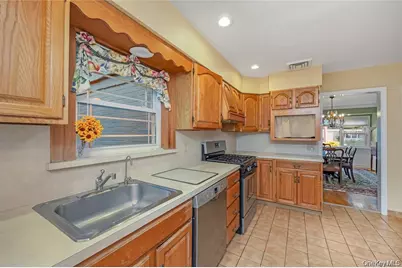 15 Combes Avenue, Rockville Centre, NY 11570 - Photo 15