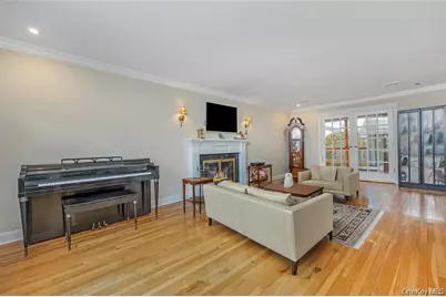 15 Combes Avenue, Rockville Centre, NY 11570 - Photo 25