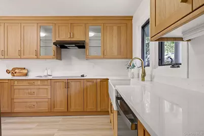 188 Boulder Ridge Road, Scarsdale, NY 10583 - Photo 5