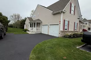 19 Meadow Pond Cir, Miller Place, NY 11764 - Photo 3