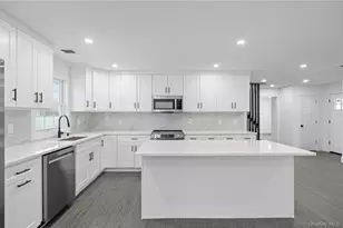200 Irish Ln, Islip Terrace, NY 11752 - Photo 7