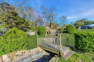 995 Red Fox Rd, Mattituck, NY 11952 - Photo 9