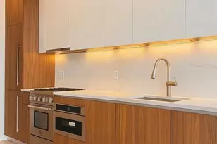 35-32 Leavitt St, Flushing, NY 11354 - Photo 5