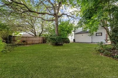 244 Brown Avenue, Hempstead, NY 11550 - Photo 21