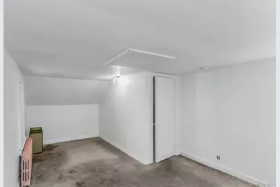 1380 Dartmouth Street, Baldwin, NY 11510 - Photo 31