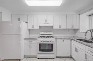 255 Sagamore Hills Dr, Port Jefferson, NY 11776 - Photo 11