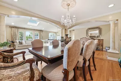 8 Herkimer Avenue, Jericho, NY 11753 - Photo 5