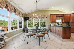 8 Herkimer Ave, Jericho, NY 11753 - Photo 11
