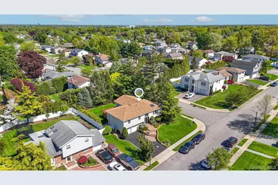 8 Herkimer Avenue, Jericho, NY 11753 - Photo 35