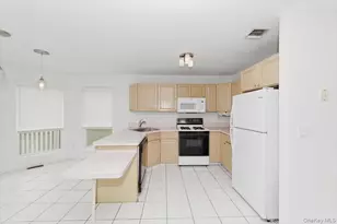 22 Spinnaker Ln, Patchogue, NY 11772 - Photo 3