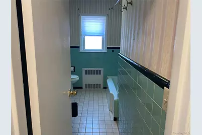 425 E Penn Street #Lower, Long Beach, NY 11561 - Photo 5