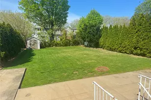 1987 Lakeville Rd, New Hyde Park, NY 11040 - Photo 19