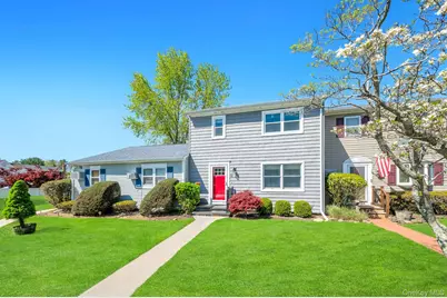 12 Charlottesville Court, Coram, NY 11727 - Photo 3