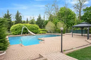 14 Penn Dr, Dix Hills, NY 11746 - Photo 9