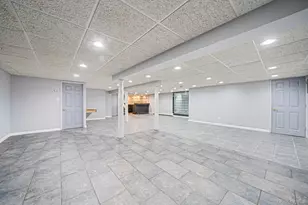 14 Penn Dr, Dix Hills, NY 11746 - Photo 25