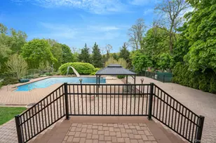 14 Penn Dr, Dix Hills, NY 11746 - Photo 7