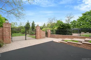 14 Penn Dr, Dix Hills, NY 11746 - Photo 3