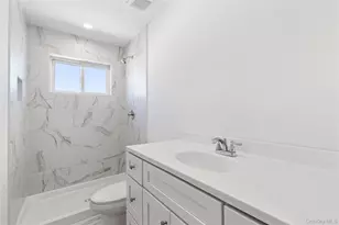 1014 Annadale Rd, New York, NY 10312 - Photo 31