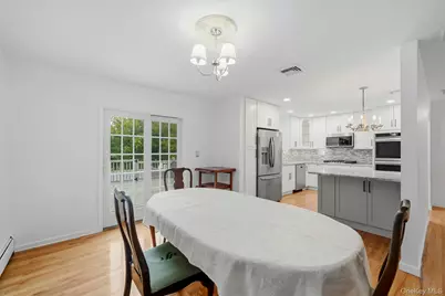 32 Clintonwood Drive, New Windsor, NY 12553 - Photo 9