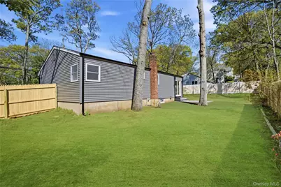 9 W 8th Street, Ronkonkoma, NY 11779 - Photo 25