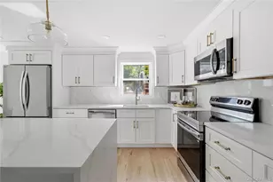 9 W 8th St, Ronkonkoma, NY 11779 - Photo 13