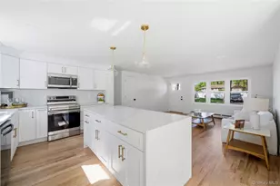 9 W 8th St, Ronkonkoma, NY 11779 - Photo 11