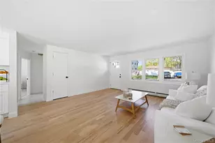 9 W 8th St, Ronkonkoma, NY 11779 - Photo 5