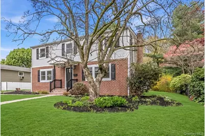 27 Landscape Drive, Wheatley Heights, NY 11798 - Photo 3
