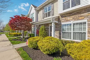 5 Hunter Dr, Central Islip, NY 11722 - Photo 3