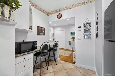 26 Hamilton Place #A2, Garden City, NY 11530 - Photo 11