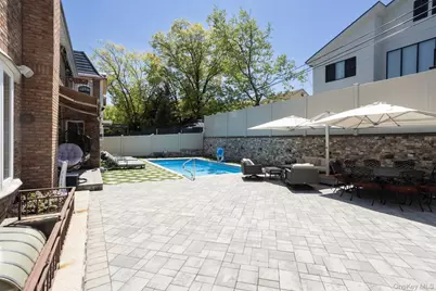 219-26 Peck Avenue, Hollis, NY 11427 - Photo 29