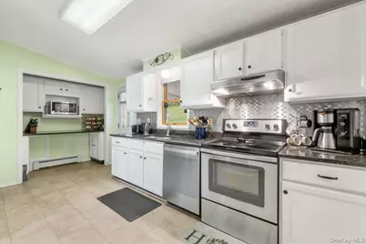 978 W Dover Road, Pawling, NY 12564 - Photo 9