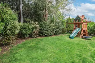 81 Huntington Rd, Garden City, NY 11530 - Photo 27