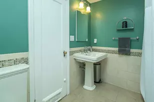 81 Huntington Rd, Garden City, NY 11530 - Photo 21