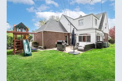 81 Huntington Road, Garden City, NY 11530 - Photo 25