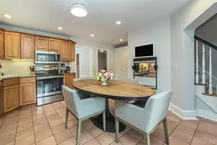 81 Huntington Rd, Garden City, NY 11530 - Photo 11