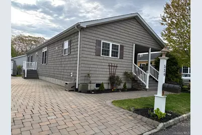 1661 Old Country Road #539, Riverhead, NY 11901 - Photo 1