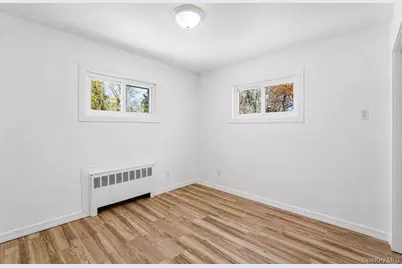 27 Jane Drive, North Babylon, NY 11703 - Photo 19
