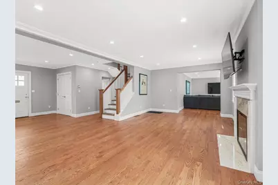 9 Old Colony Lane, Great Neck, NY 11023 - Photo 13