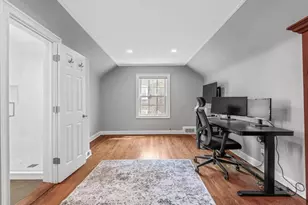 9 Old Colony Ln, Great Neck, NY 11023 - Photo 27