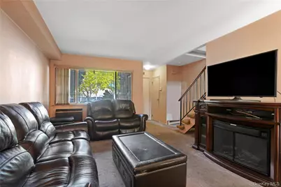 29 Croft Court, New York, NY 10306 - Photo 5
