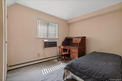 29 Croft Court, New York, NY 10306 - Photo 11