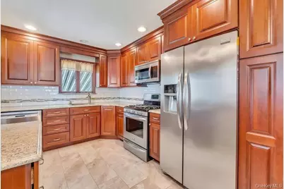 100 E Melrose Street, Valley Stream, NY 11580 - Photo 23