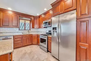 100 E Melrose St, Valley Stream, NY 11580 - Photo 23