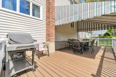 100 E Melrose Street, Valley Stream, NY 11580 - Photo 11