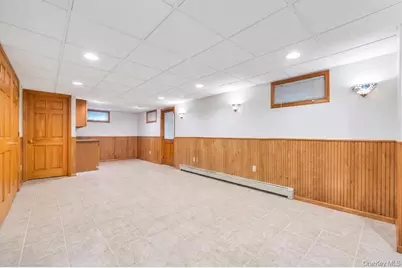 100 E Melrose Street, Valley Stream, NY 11580 - Photo 39