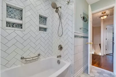 100 E Melrose Street, Valley Stream, NY 11580 - Photo 35