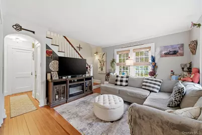 544 Lombardy Boulevard, Brightwaters, NY 11718 - Photo 9